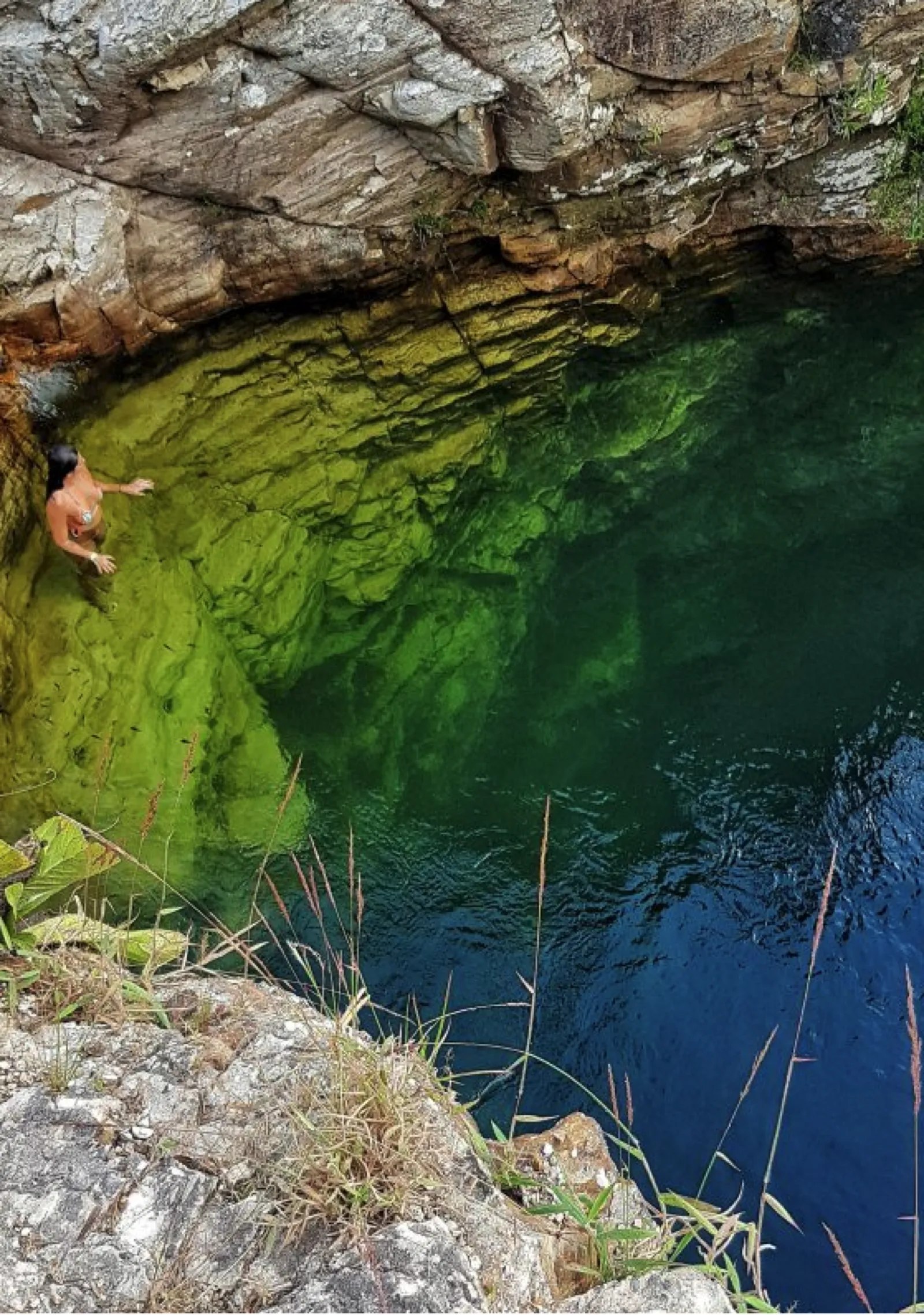 Cachoeira do Cordovil, arco-íris na névoa na Chapada dos Veadeiros